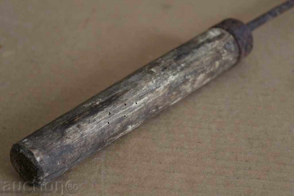 OLD TOOL SOLDERING TOOL WELDING WELD ELECTRIC with price 9.00 BGN | € 4.60 OLD TOOL SOLDERING TOOL WELDING WELD ELECTRIC with price 9.00 BGN | € 4.60