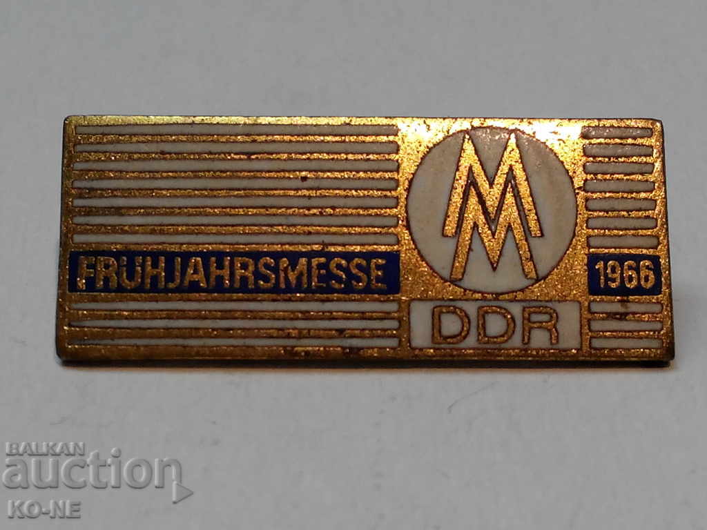 Auction Sat badges DDR Auction Sat badges DDR