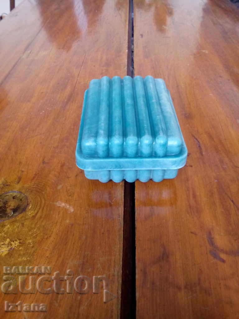 An old soap dish with price 5.00 BGN | € 2.56 An old soap dish with price 5.00 BGN | € 2.56