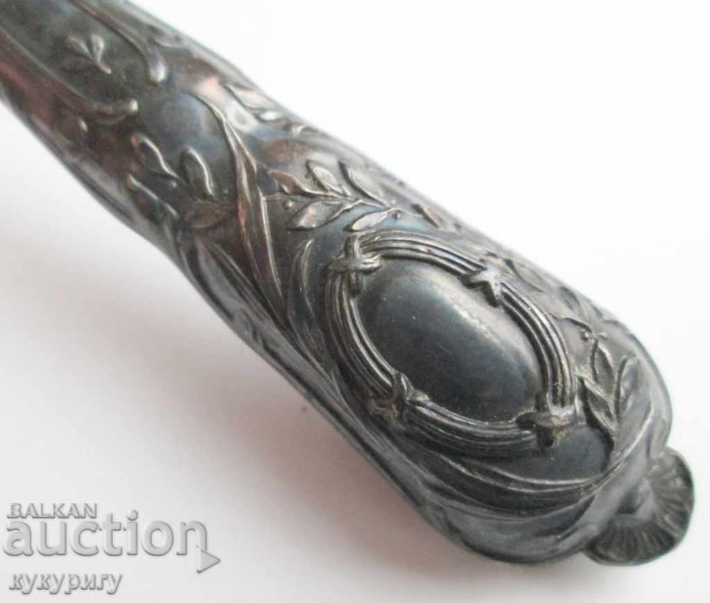 Auction A great old fork for serving a golden silver handle Auction A great old fork for serving a golden silver handle