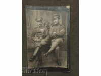 με τρία στρατιωτικά παράσημα ανδρείας 9.1917