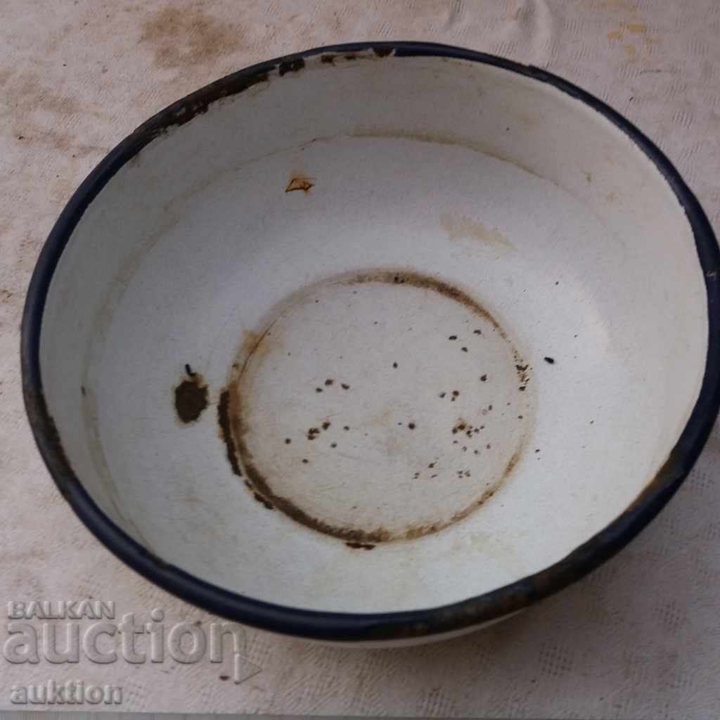 OLD SOC. ENAMEL FRUIT BOWL with price 2.99 BGN | € 1.53 OLD SOC. ENAMEL FRUIT BOWL with price 2.99 BGN | € 1.53