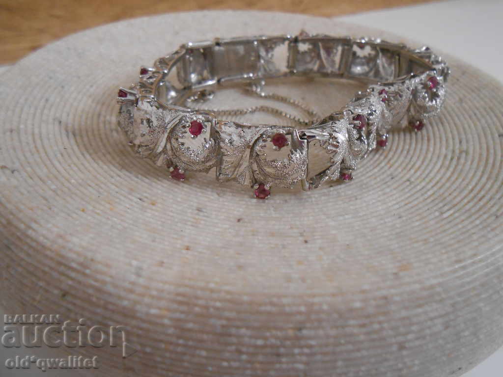 Auction ORIGINAL SILVER GRIND WITH NATURAL Rubin, Srebro 925 Auction ORIGINAL SILVER GRIND WITH NATURAL Rubin, Srebro 925