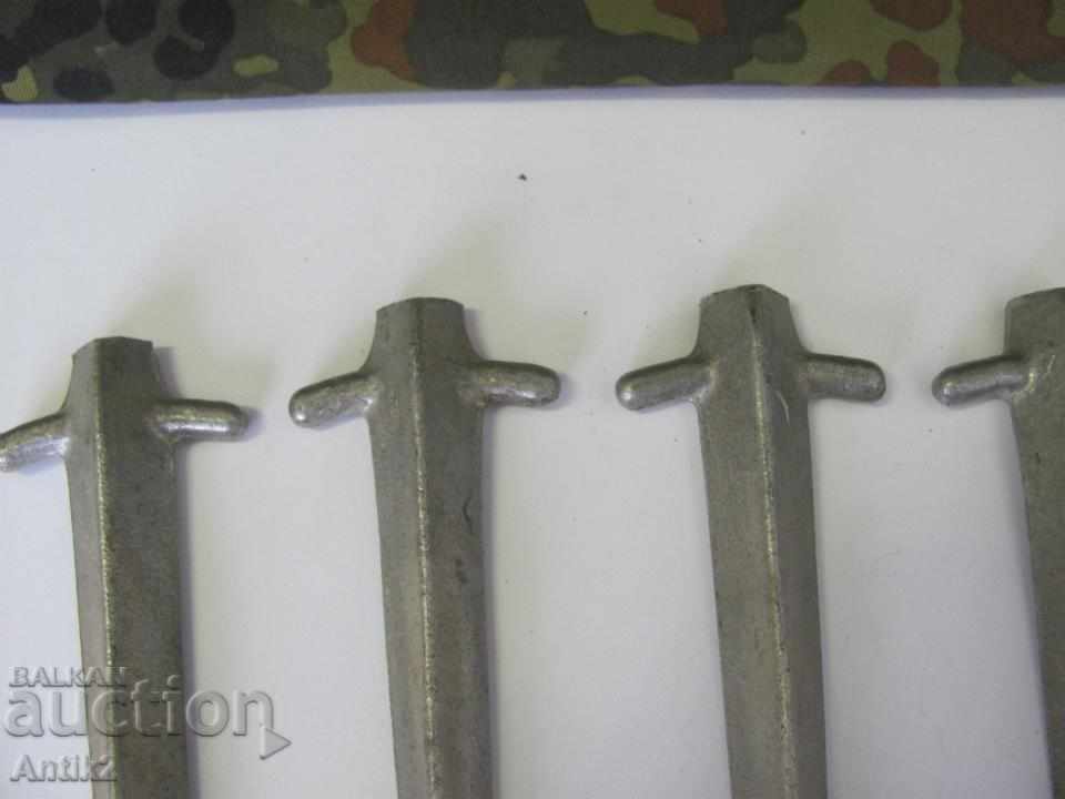 Second World War Aluminum Pins for Tent 8pcs. - 6