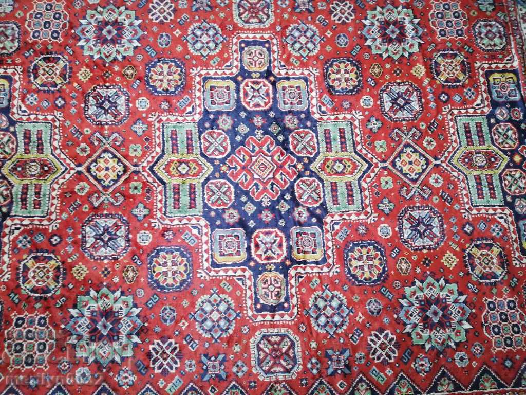 Scarf from the time of the Soviet Socialist Republic 195/160 cm with price 159.00 BGN | € 81.30 Scarf from the time of the Soviet Socialist Republic 195/160 cm with price 159.00 BGN | € 81.30