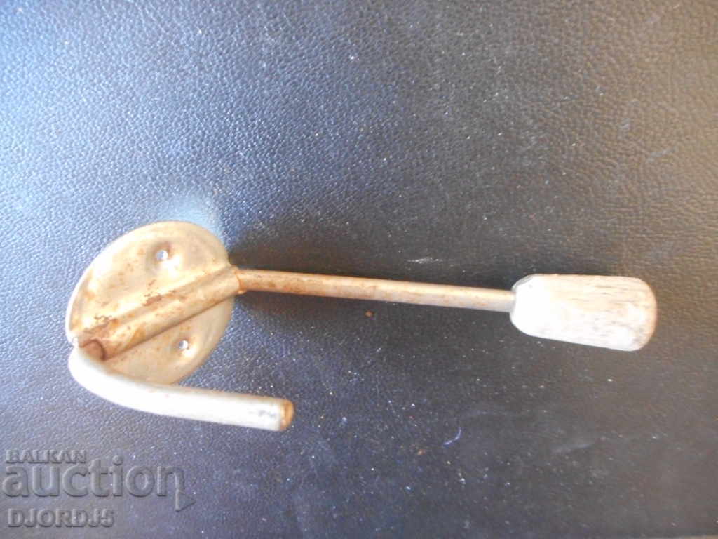 An old hanger with price 1.00 BGN | € 0.51 An old hanger with price 1.00 BGN | € 0.51
