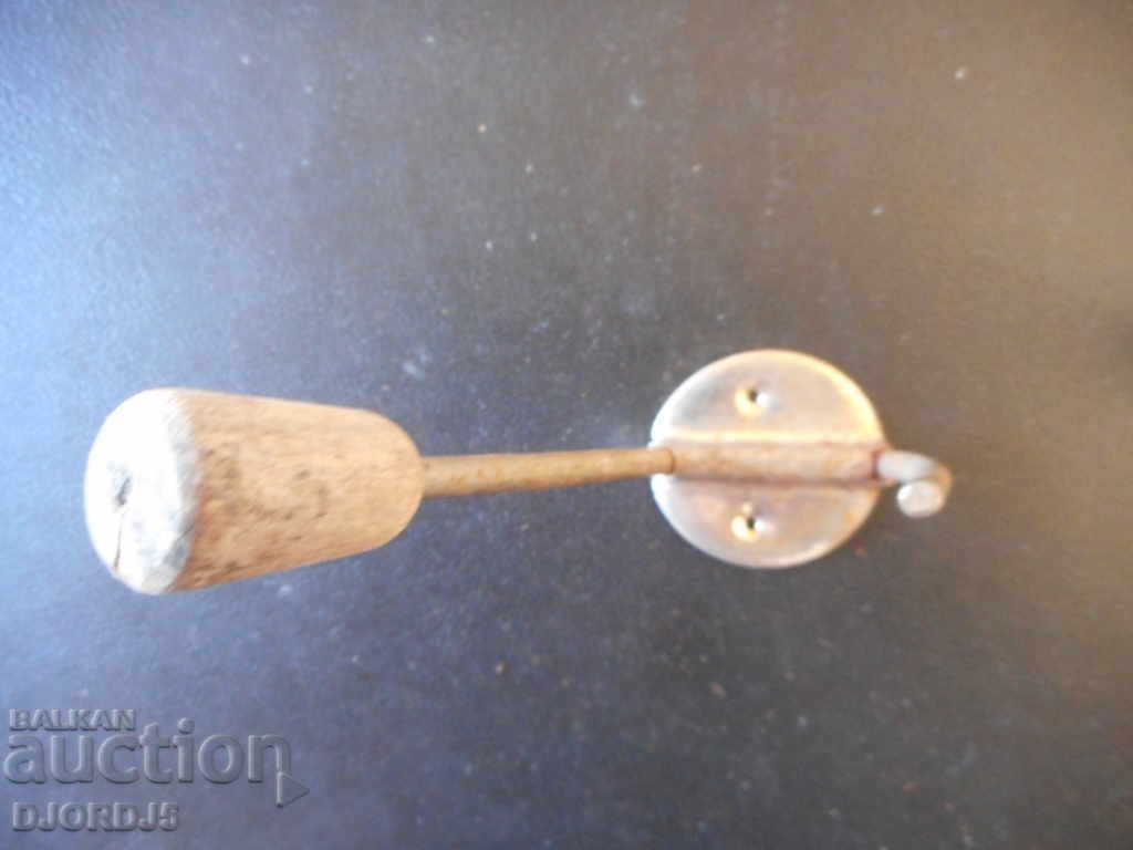 Auction An old hanger Auction An old hanger