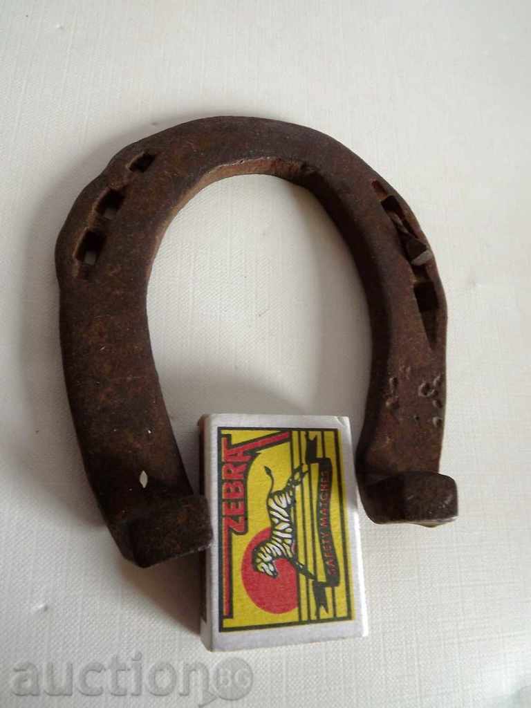 Delivery of PODKOVA - DECORATION ETHNO KAT TAVANA