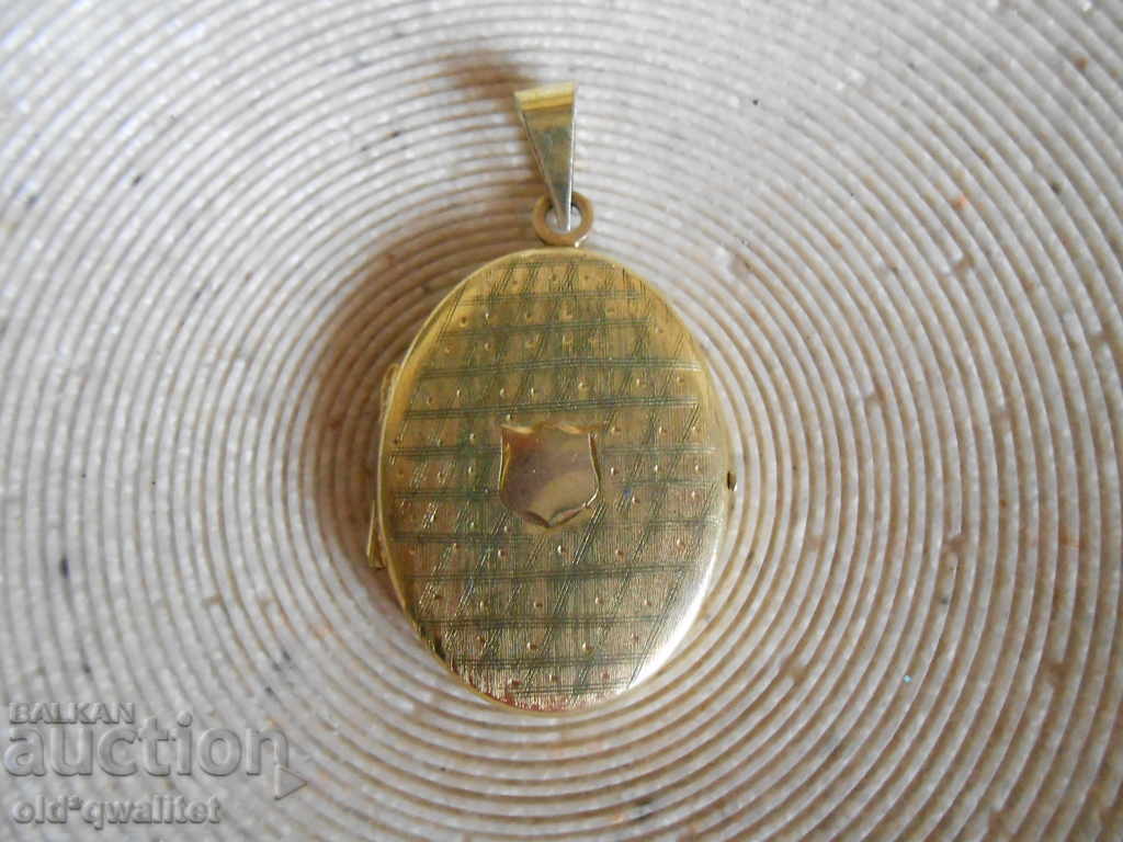 Delivery of silver medallion opener, gilded Delivery of silver medallion opener, gilded