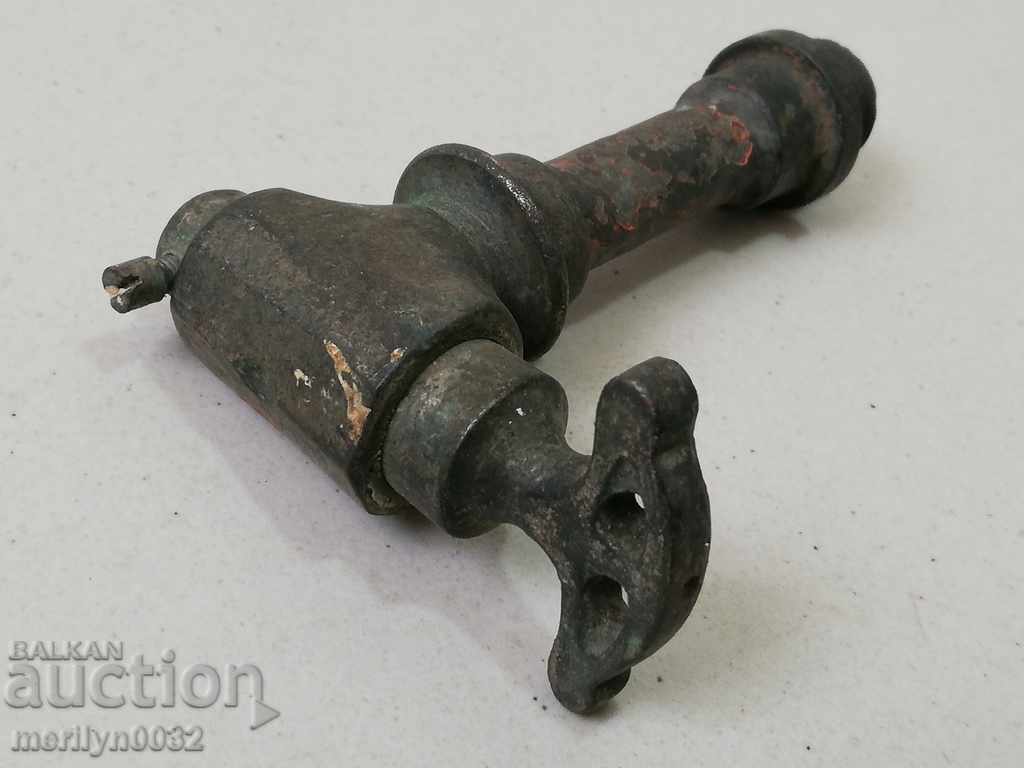 Delivery of Ancient bronze crane spout pipe spout