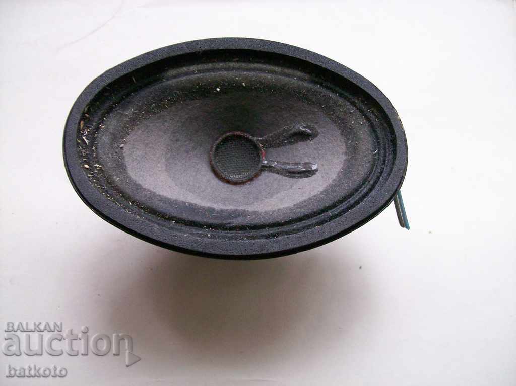 Small speaker with price 5.00 BGN | € 2.56 Small speaker with price 5.00 BGN | € 2.56