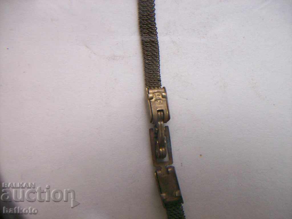 Auction An old elegant gilt chain for ladies watches Auction An old elegant gilt chain for ladies watches