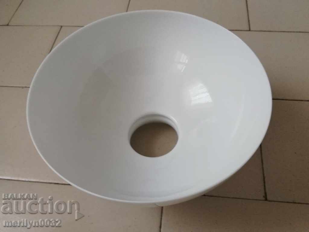 Delivery of An antique lampshade made of gas glass chandelier Delivery of An antique lampshade made of gas glass chandelier