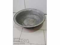 Tinned basin, copper pot, baker, trough
