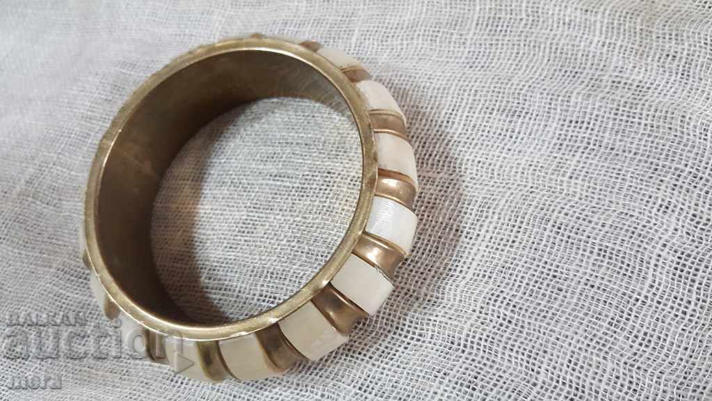 Auction  Old bracelet