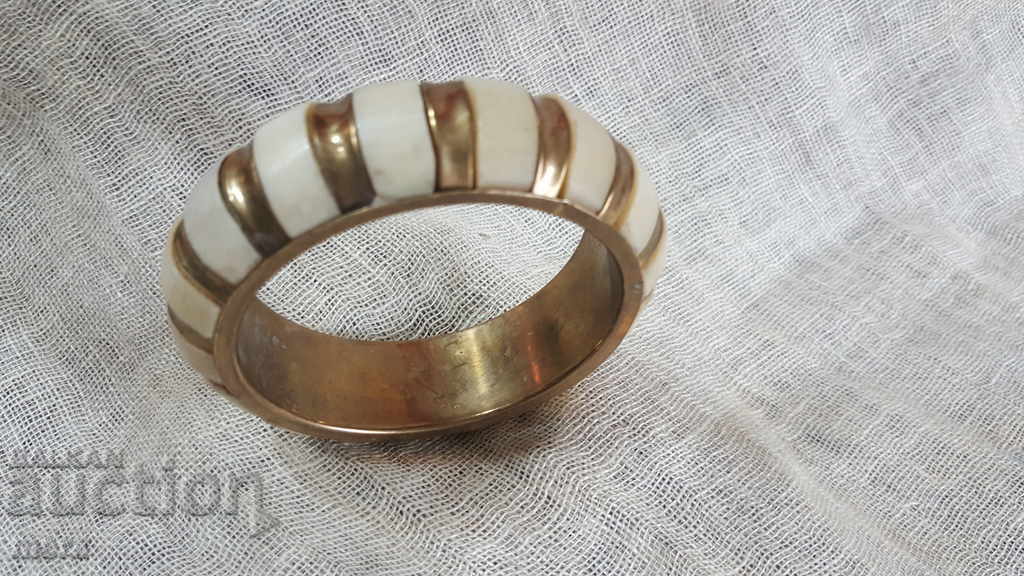 Delivery of Old bracelet