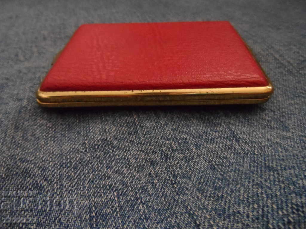 Auction Old snuff box Auction Old snuff box