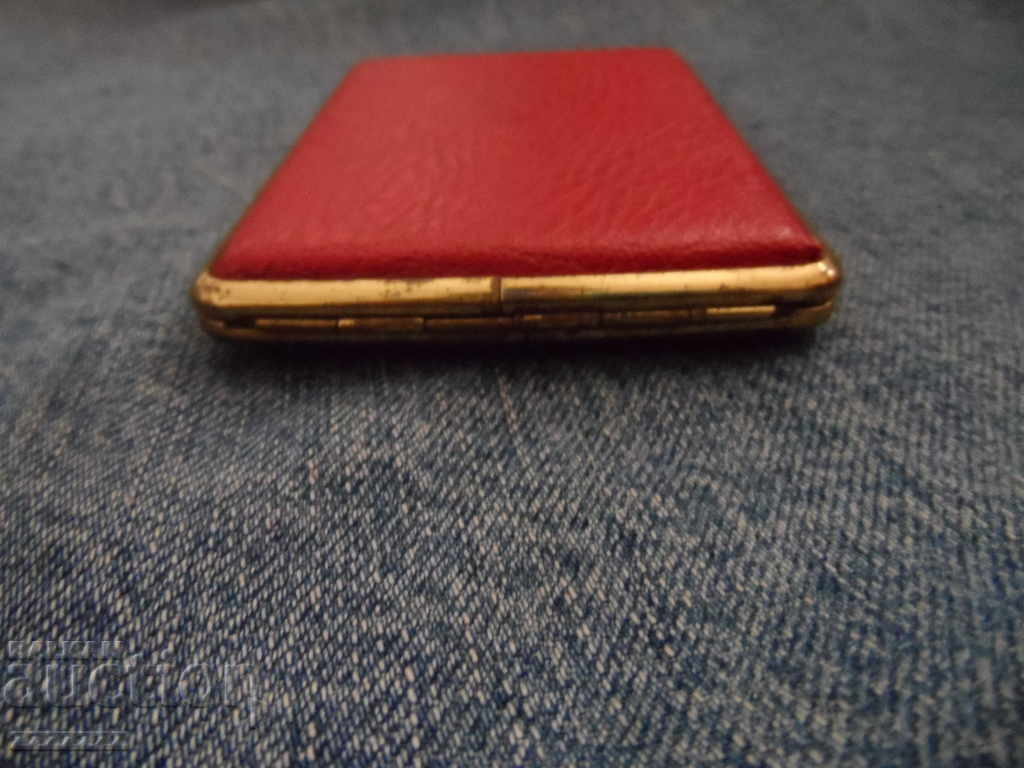 Delivery of Old snuff box Delivery of Old snuff box