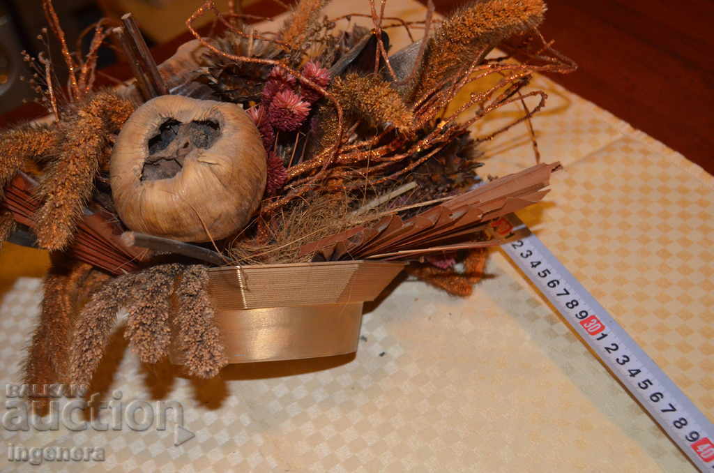 ARRANGEMENT FROM NATURE. DRY FLOWERS AND FRUITS - 5 ARRANGEMENT FROM NATURE. DRY FLOWERS AND FRUITS - 5