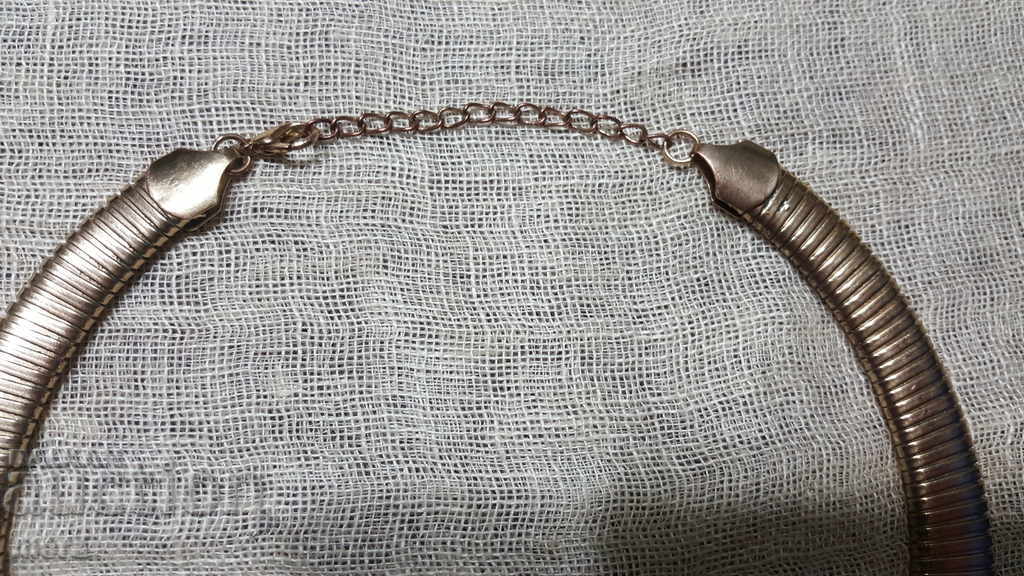 Delivery of An old gilt necklace Delivery of An old gilt necklace