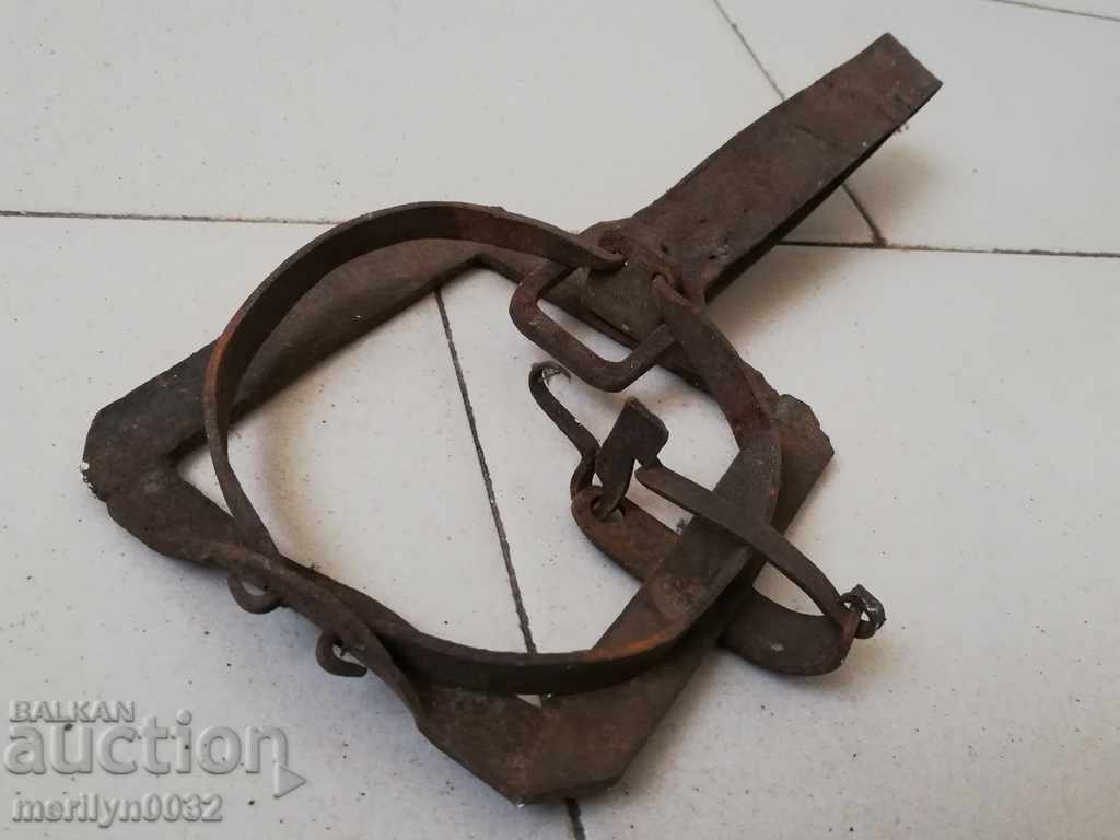 Auction Hand forged wrought iron trap SMALL Auction Hand forged wrought iron trap SMALL