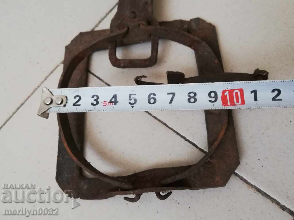 Hand forged wrought iron trap SMALL - 5 Hand forged wrought iron trap SMALL - 5