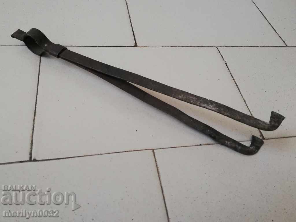 Auction Old dilaf, mash, wrought iron for a furnace Auction Old dilaf, mash, wrought iron for a furnace