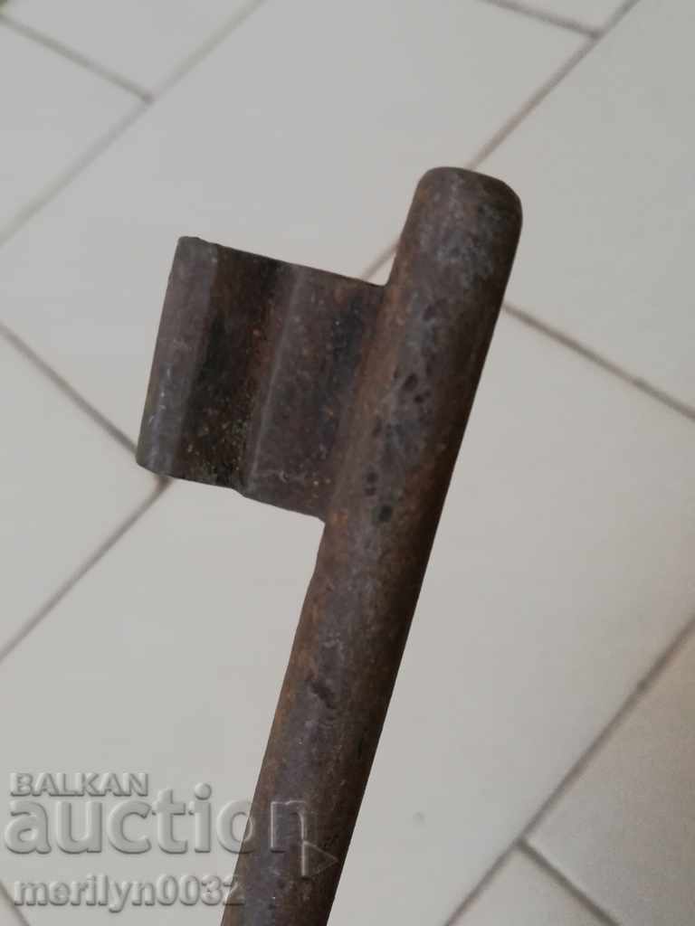 cheie rachnokovan veche cu preț 59.00 BGN | € 30.17