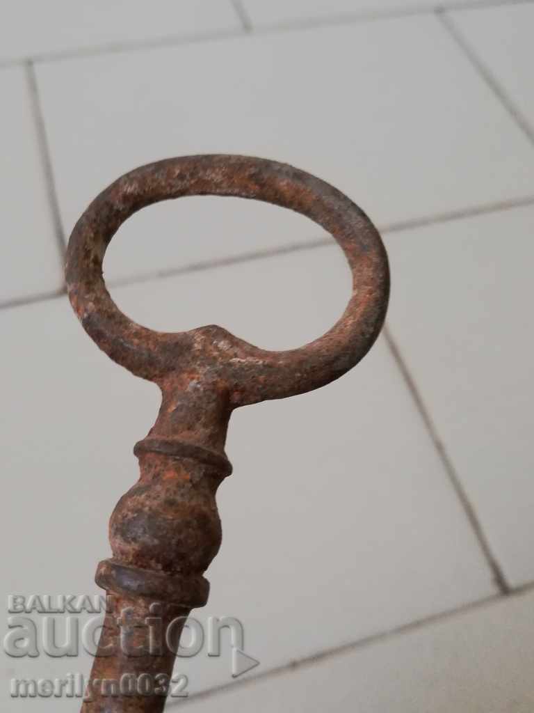 Ancient handwheel key with price 25.00 BGN | € 12.78 Ancient handwheel key with price 25.00 BGN | € 12.78