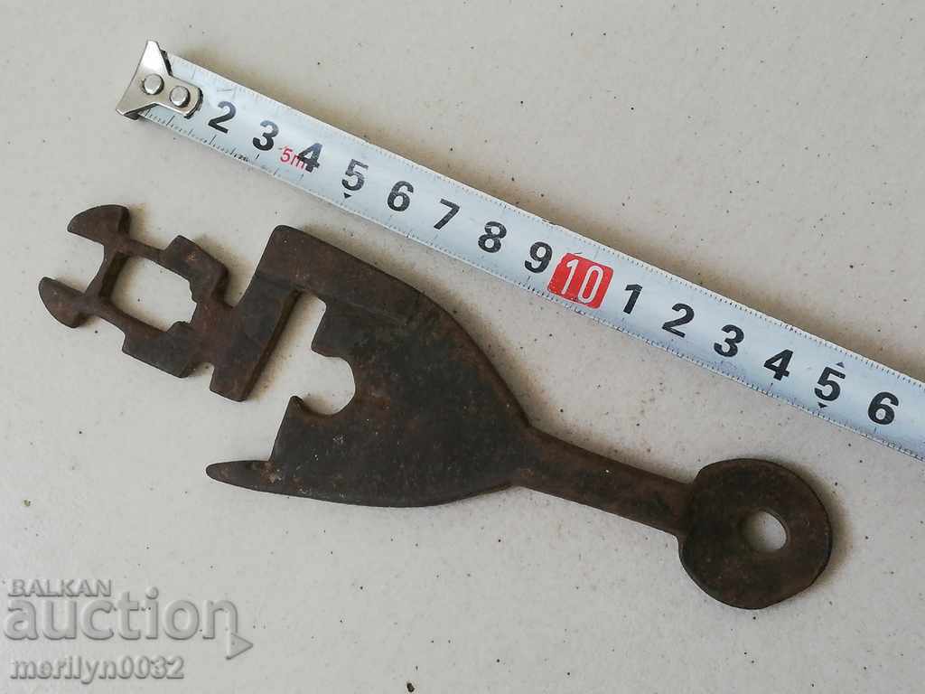 Forged key spec secret for the monastery lock lock padlock with price 259.00 BGN | € 132.42 Forged key spec secret for the monastery lock lock padlock with price 259.00 BGN | € 132.42