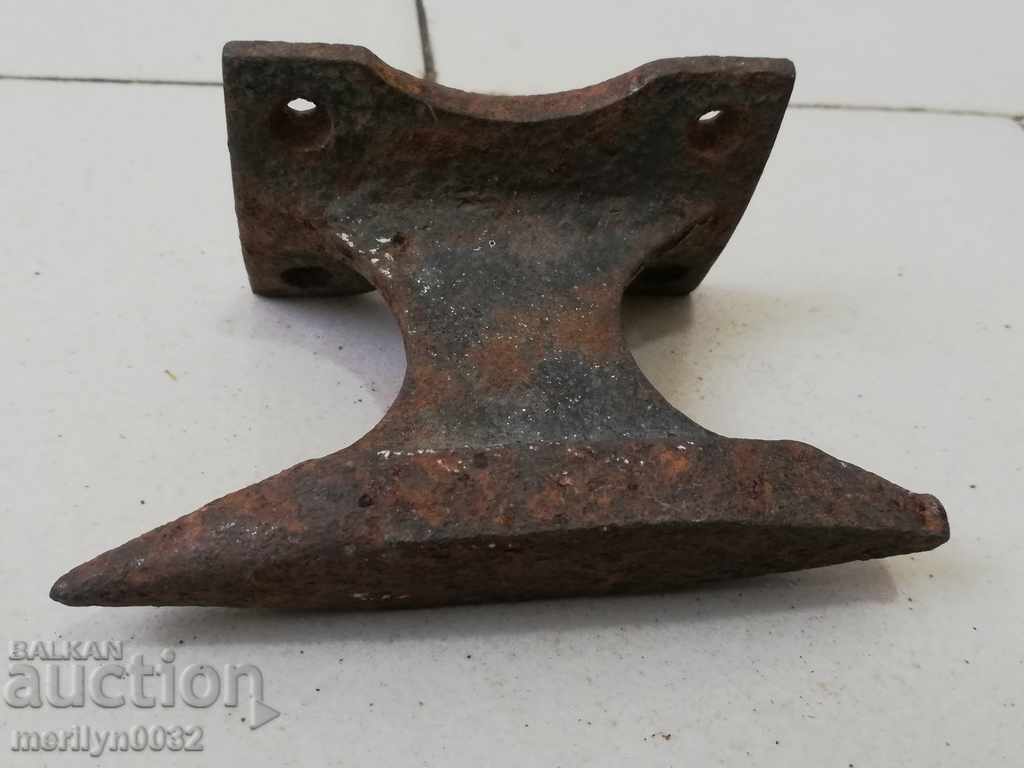 Μινιατούρα αμόνι, σφυρήλατο σίδερο μινιόν με τιμή 59.00 BGN | € 30.17 Μινιατούρα αμόνι, σφυρήλατο σίδερο μινιόν με τιμή 59.00 BGN | € 30.17