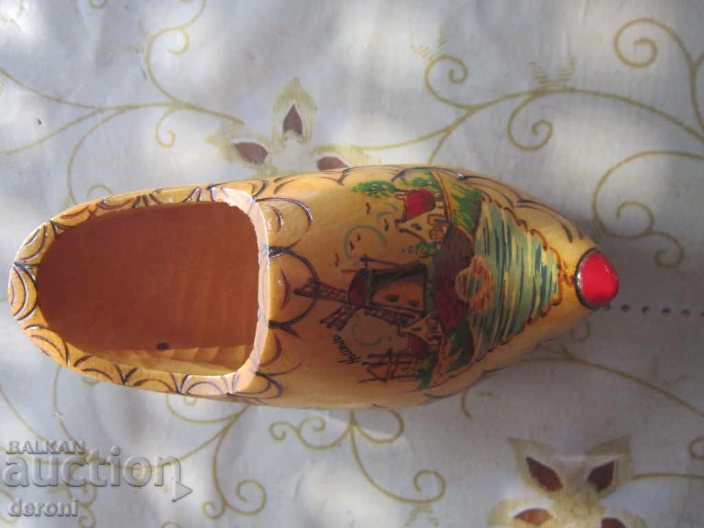 Auction Wooden boot for sax wood carving Auction Wooden boot for sax wood carving