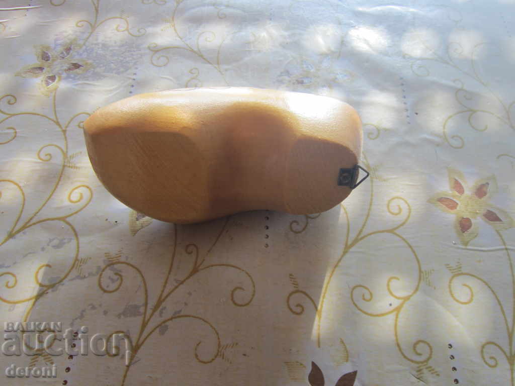 Delivery of Wooden boot for sax wood carving Delivery of Wooden boot for sax wood carving