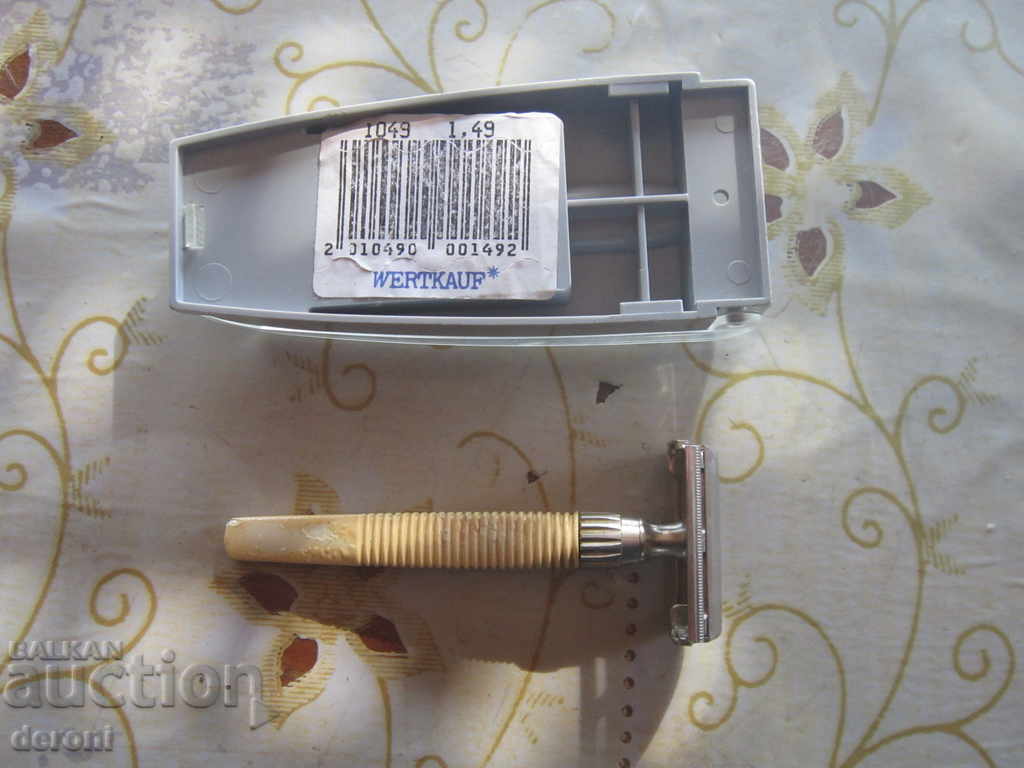 Delivery of A rare Rotbart shaver with a razor box Delivery of A rare Rotbart shaver with a razor box