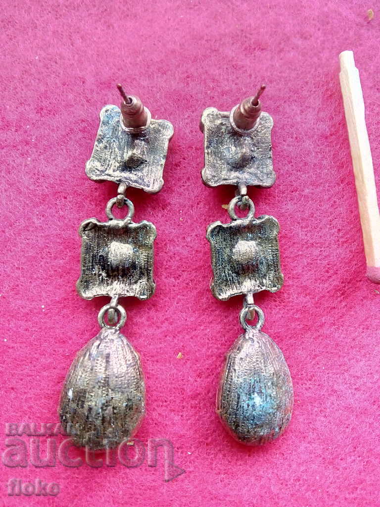 Auction  Earrings old
