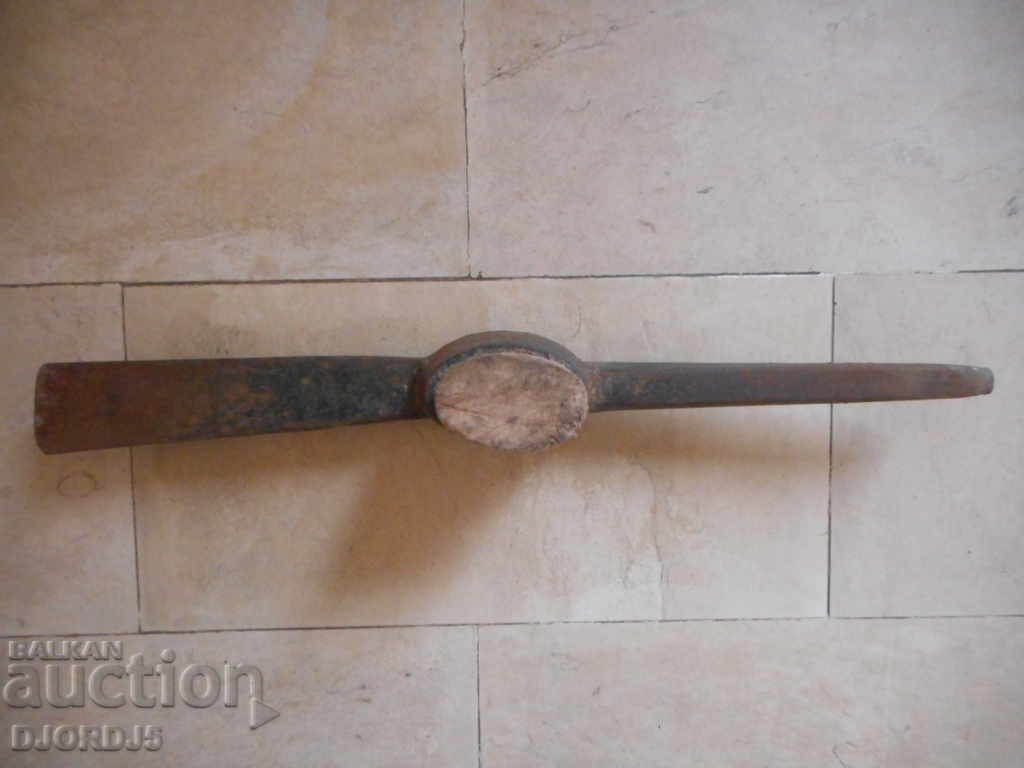 An old pick, marked - 5 An old pick, marked - 5