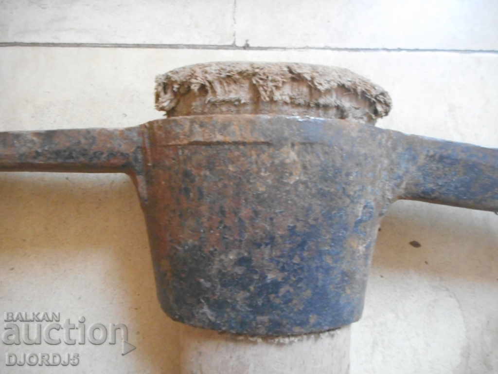 An old pick, marked - 7 An old pick, marked - 7