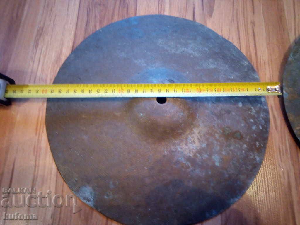 Auction Old chips 2 pieces Auction Old chips 2 pieces