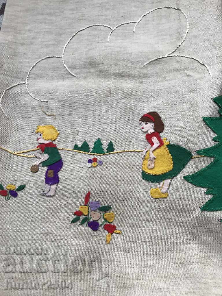 Case-appliqué "Hazel and Gretel" 96/54 cm with price 24.95 BGN | € 12.76 Case-appliqué "Hazel and Gretel" 96/54 cm with price 24.95 BGN | € 12.76