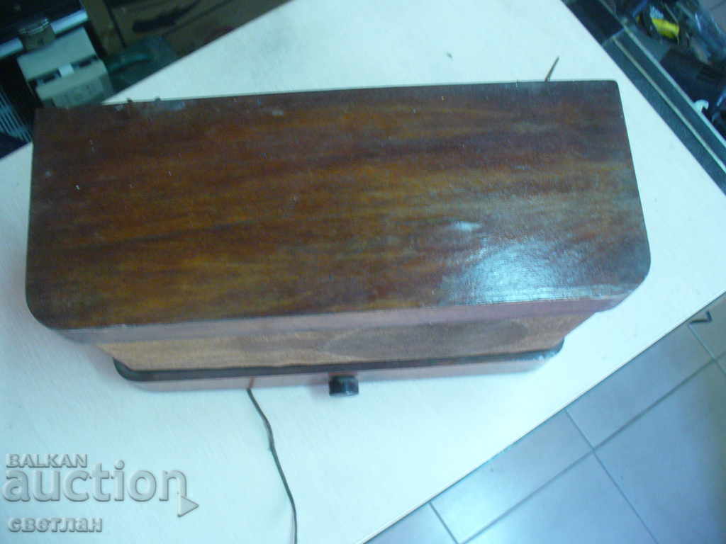 OLD RADIO - WORKS with price 85.00 BGN | € 43.46 OLD RADIO - WORKS with price 85.00 BGN | € 43.46