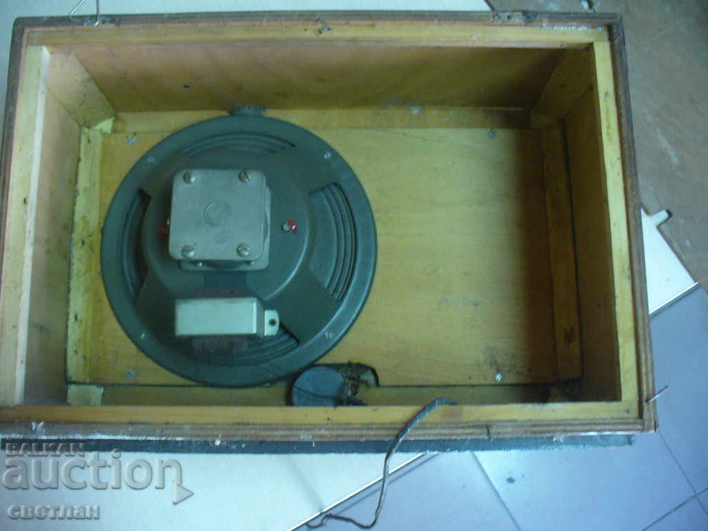 Auction OLD RADIO - WORKS Auction OLD RADIO - WORKS