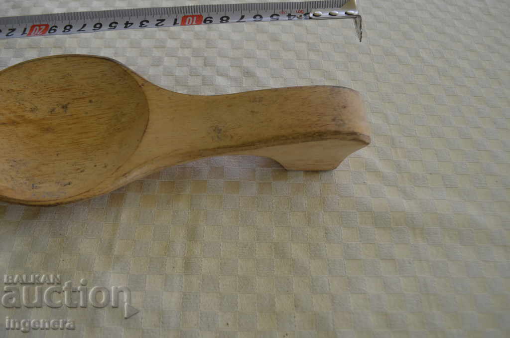 Auction  WOODEN FIGURE SPOON OR SHOE