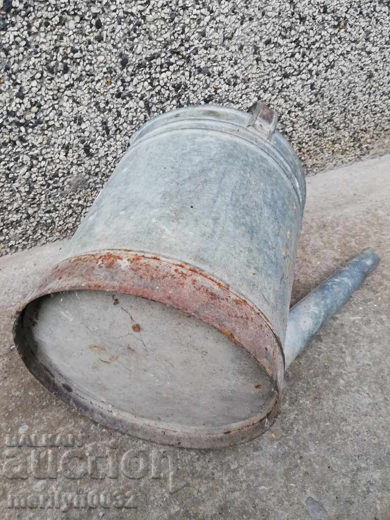 Auction Old metal watering can, galvanized tube, bucket, container Auction Old metal watering can, galvanized tube, bucket, container