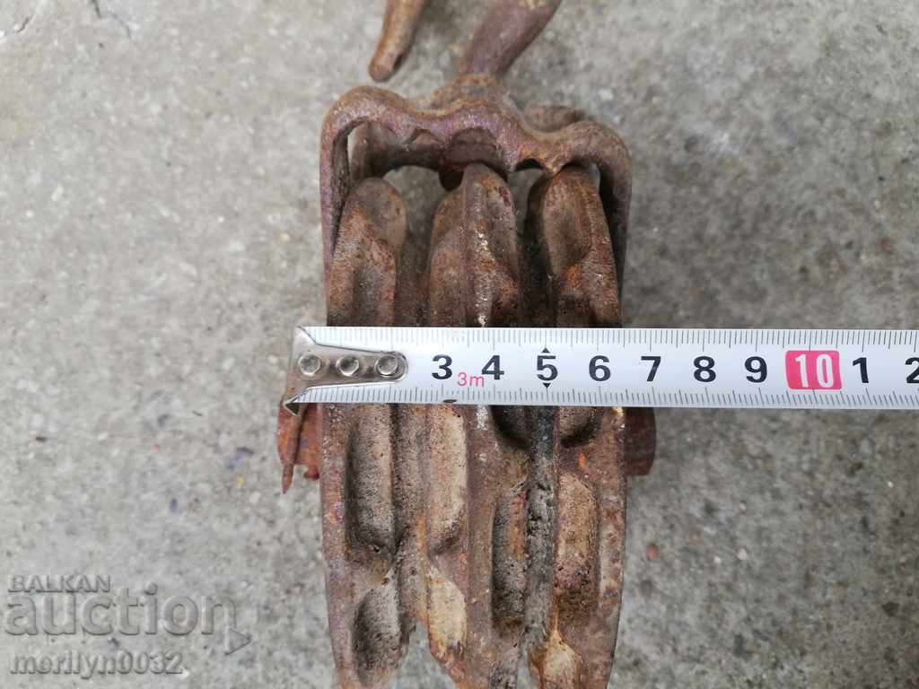 Delivery of Roller WISTONS PATENT Polystyrene Wrought Iron Pulley Reel Delivery of Roller WISTONS PATENT Polystyrene Wrought Iron Pulley Reel