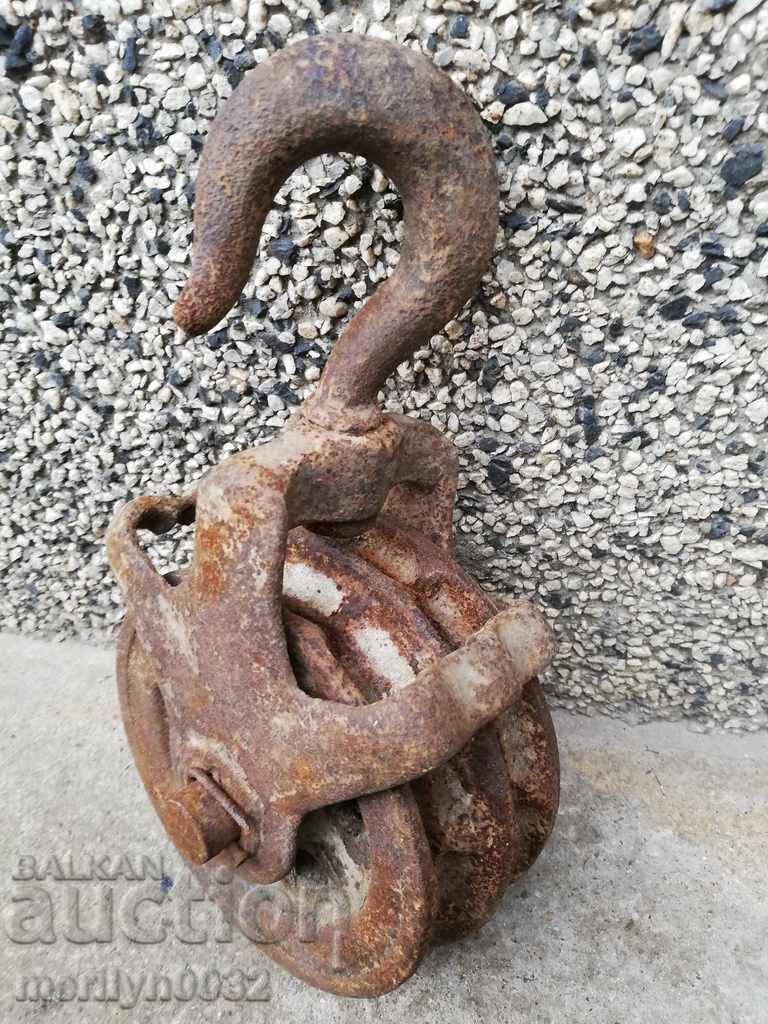 Roller WISTONS PATENT Polystyrene Wrought Iron Pulley Reel - 7 Roller WISTONS PATENT Polystyrene Wrought Iron Pulley Reel - 7