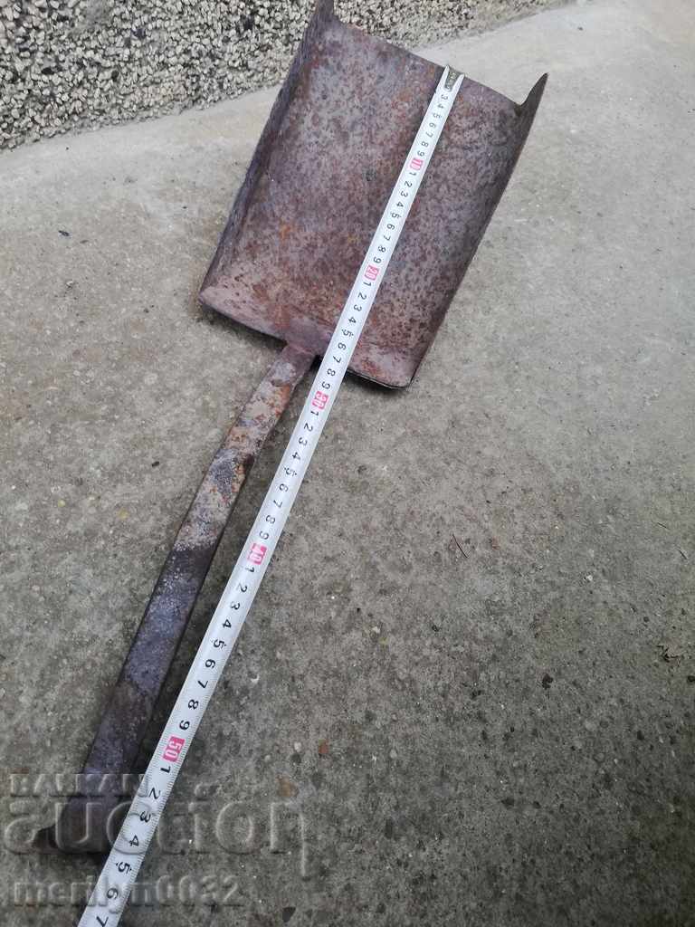 Delivery of Old forged blade, shovel shovel