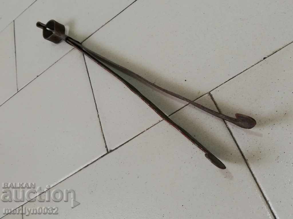 Παράδοση Παλιά dilaf, πολτό, σφυρήλατο σίδερο για ένα φούρνο Παράδοση Παλιά dilaf, πολτό, σφυρήλατο σίδερο για ένα φούρνο