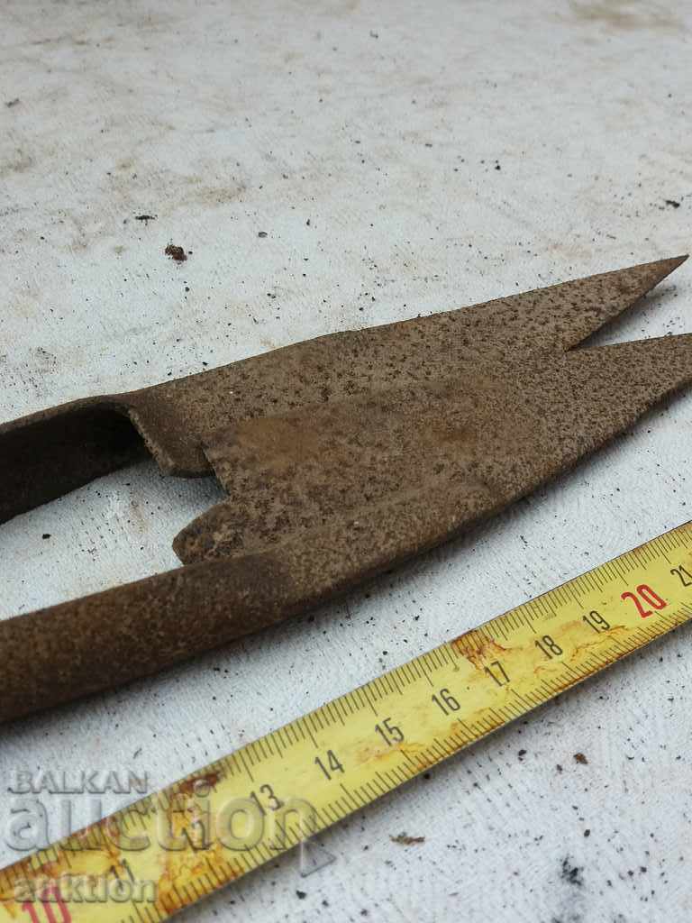 Auction STAR HORSES HANDLE FOR SHEEPING THE SHEEP Auction STAR HORSES HANDLE FOR SHEEPING THE SHEEP