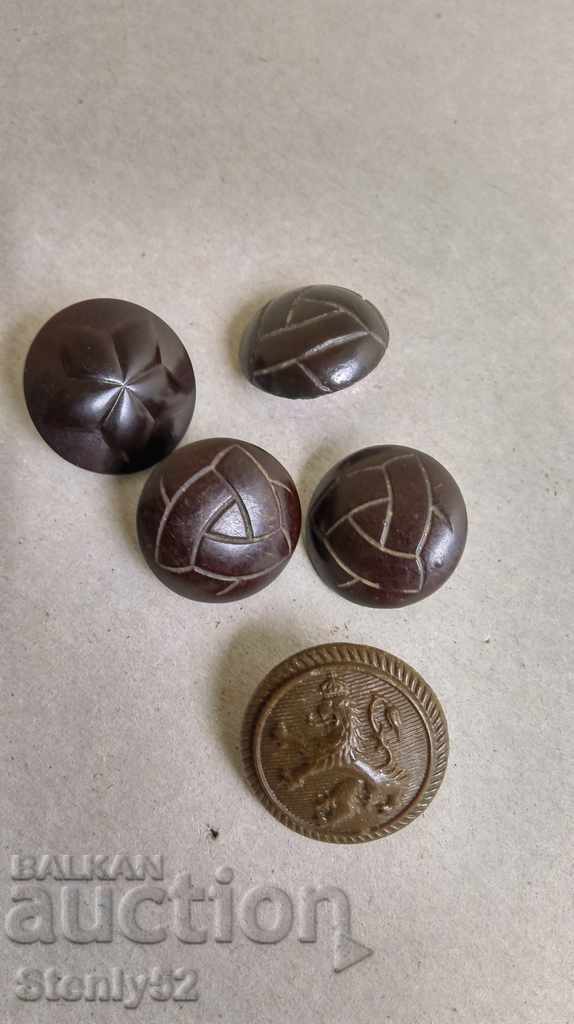 Old soldier buttons of kingdom