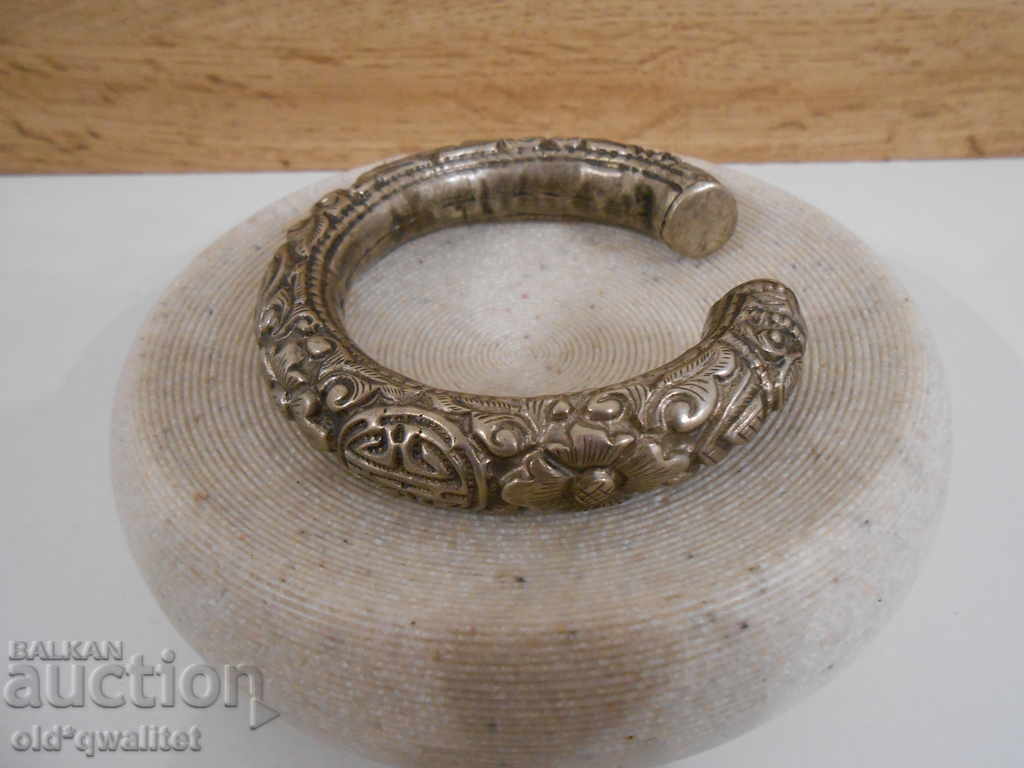 Livrarea Brățară veche de argint atractivă din argint